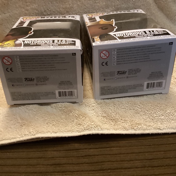 Funko Pop Notorious B.I.G. 77 78 with Jersey with Crown NEW - Picture 6 of 6